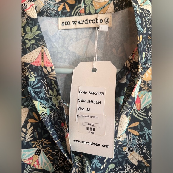 Moth Pattern Blouse - Picture 5 of 5